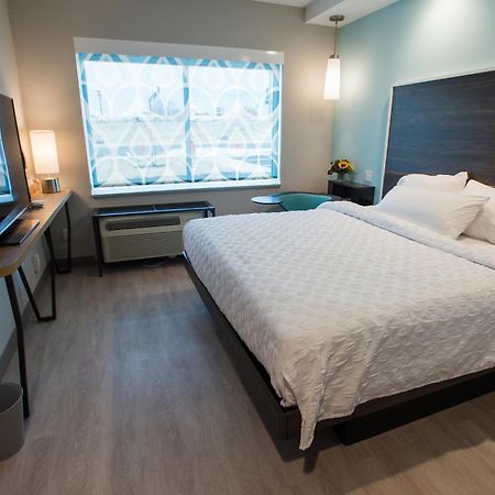 Tru By Hilton Cedar Rapids Westdale Hotel Екстериор снимка