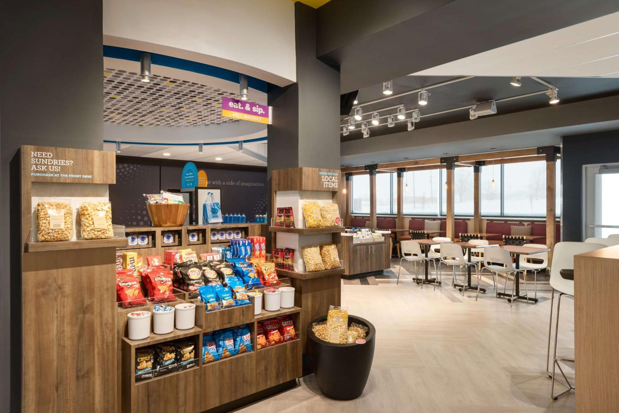 Tru By Hilton Cedar Rapids Westdale Hotel Екстериор снимка