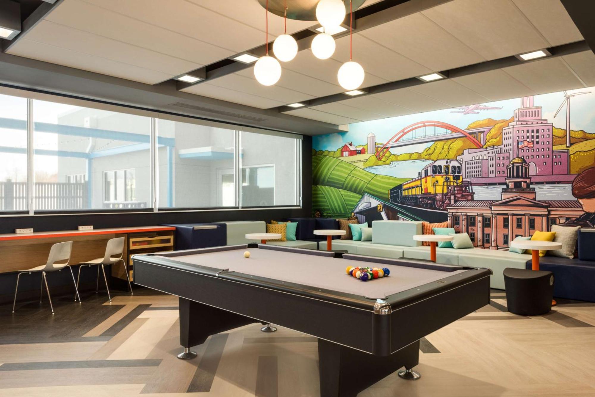 Tru By Hilton Cedar Rapids Westdale Hotel Екстериор снимка